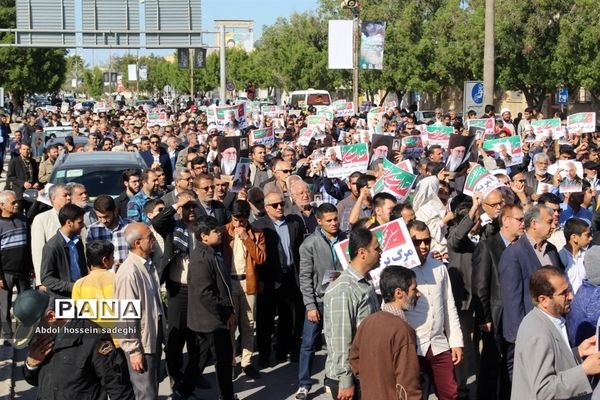 حماسه حضور مردم بوشهر در میثاق با ولایت  حمایت از سپاه و آرمان های انقلاب