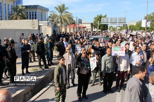 حماسه حضور مردم بوشهر در میثاق با ولایت  حمایت از سپاه و آرمان های انقلاب