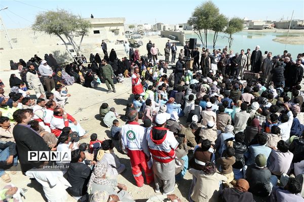 بازدید حسن روحانی از مناطق سیل زده استان سیستان و بلوچستان