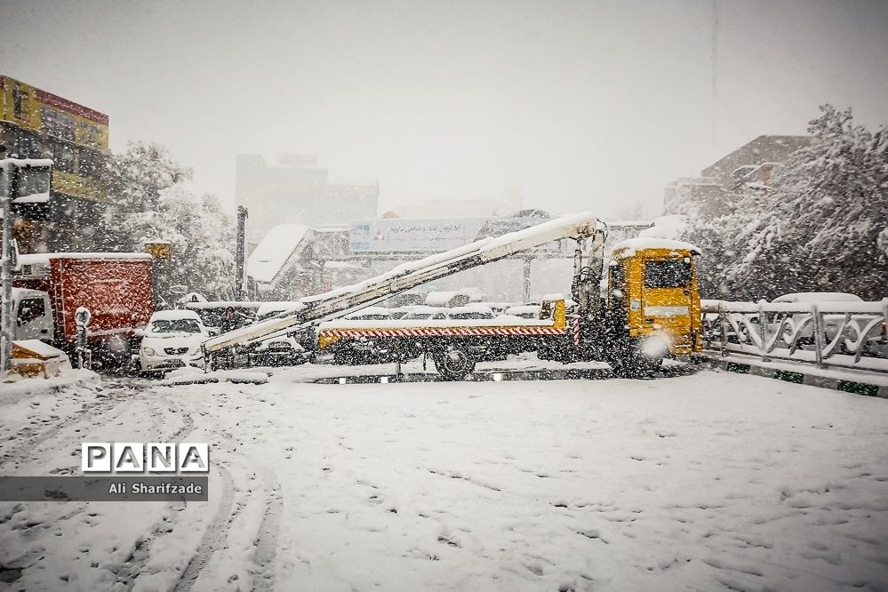 حجم بارش برف دربرخی از نقاط شمال تهران به ۴۰ سانتی متر می‌رسد