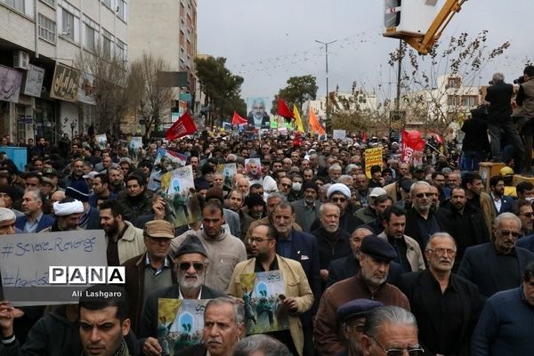 فریاد « مرگ بر استکبار » مردم سمنان در تایید انتقام سخت