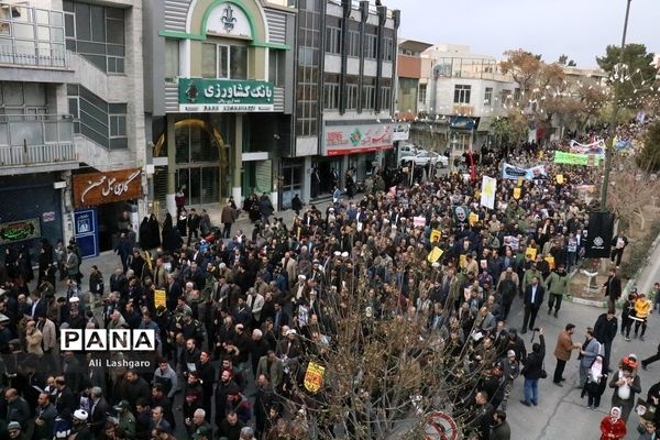 فریاد « مرگ بر استکبار » مردم سمنان در تایید انتقام سخت