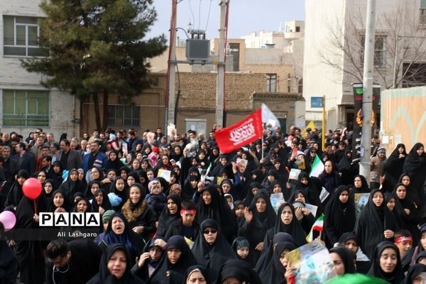 فریاد « مرگ بر استکبار » مردم سمنان در تایید انتقام سخت