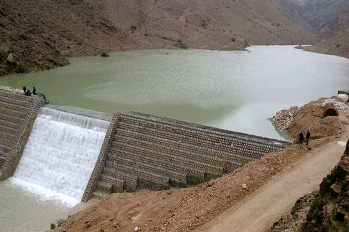 کلنگ احداث سد آبخیزداری روستای کاریان با نام سردار شهید قاسم سلیمانی به زمین زده شد