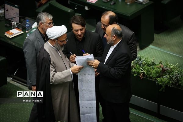 حضور فرمانده کل سپاه پاسداران انقلاب اسلامی در مجلس شورای اسلامی