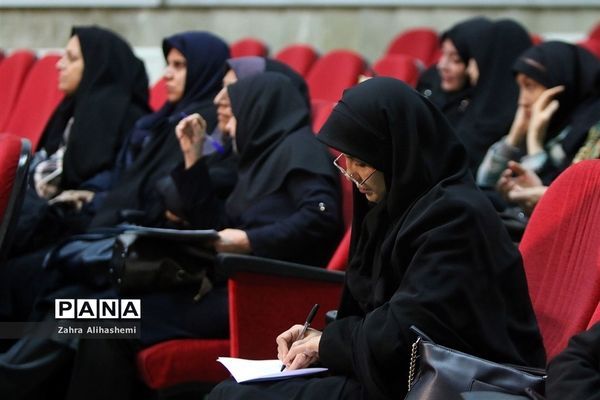 همایش آموزشی-توجیهی ناظران و ارزیابان پایگاه‌های تغذیه سالم شهر تهران