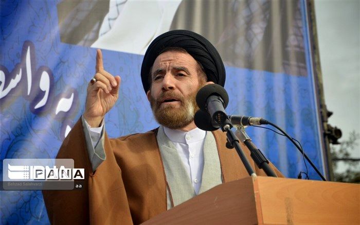 ملت ایران از اهداف متعالی انقلاب اسلامی عقب نشینی نخواهند کرد