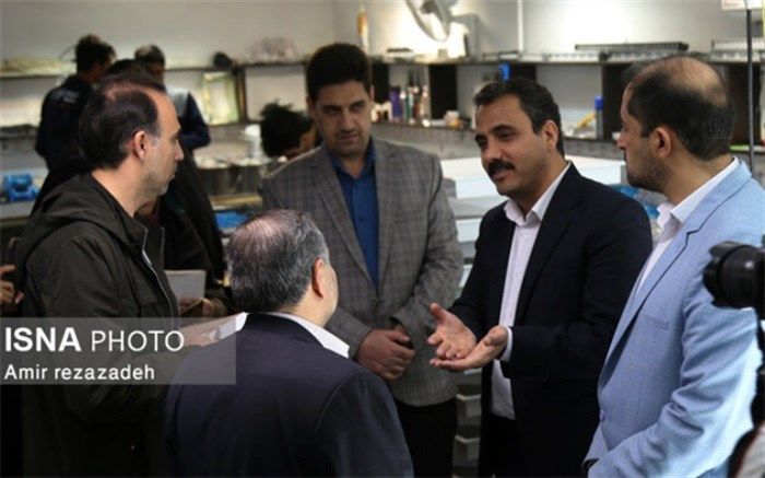 بازدید خبرنگاران از صنایع موفق دهه‌های فجر گذشته در یزد