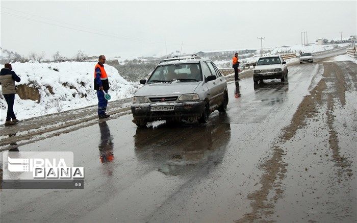 لغزندگی جاده های لرستان در پی بارش برف و باران