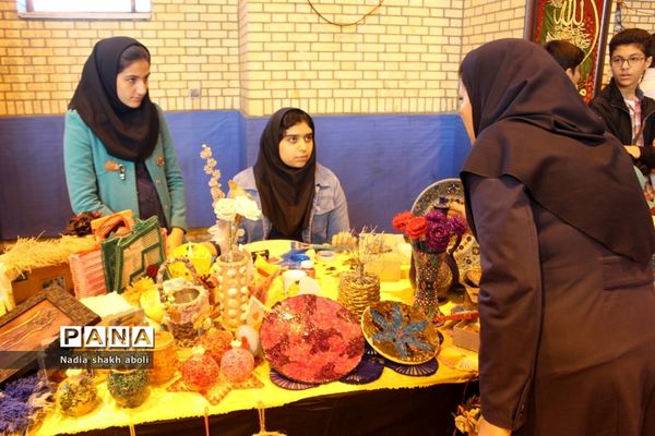 نمایشگاه دستاوردهای مدارس غیر دولتی و هیات امنایی  بوشهر