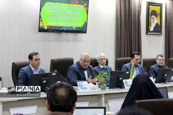 جلسه هم‌اندیشی و دوره آموزشی معاونان توسعه مدیریت و پشتیبانی مناطق 24 گانه آذربایجان غربی در ارومیه