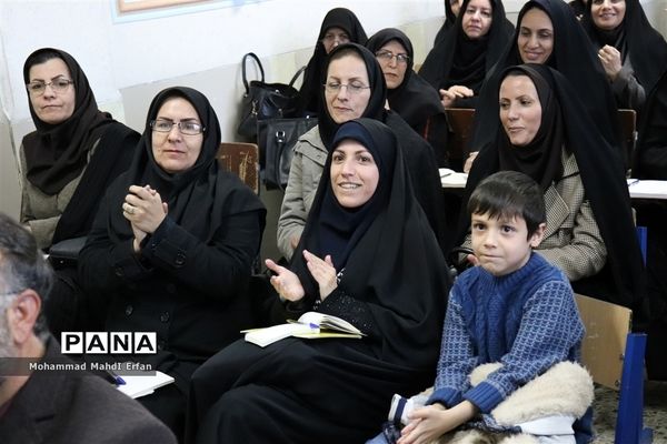 برگزاری همایش آموزشی مدرسان و مربیان سازمان دانش آموزی در آباده