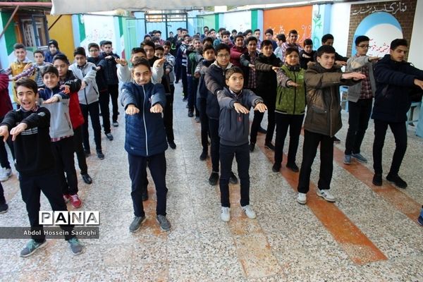 صبحگاه و کلاس دبیرستان سراج دوره اول شهرستان بوشهر