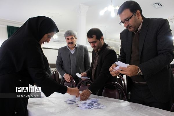 دهمین دوره انتخابات مجلس و شورای دانش آموزی استان همدان