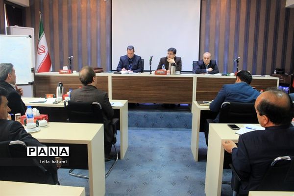 جلسه مشترک شورای معاونان اداره‌کل و مدیران و روسای آموزش و پرورش نواحی  و مناطق استان آذربایجان شرقی
