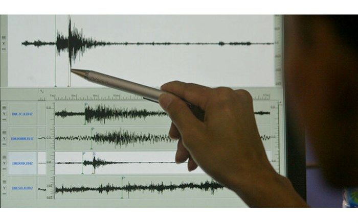 زلزله ۵.۱ ریشتری خانه‌زنیان را لرزاند