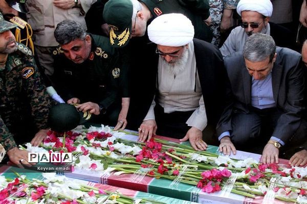 استقبال از پیکرهای پاک 3 شهید گمنام دفاع مقدس در فرودگاه بوشهر