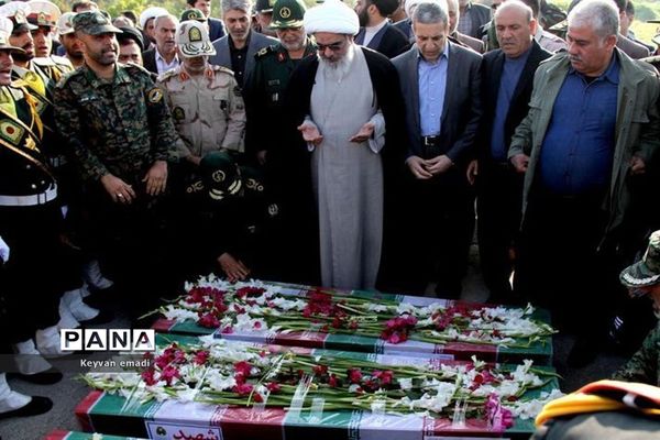 استقبال از پیکرهای پاک 3 شهید گمنام دفاع مقدس در فرودگاه بوشهر