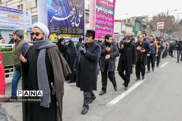عزاداری خیابانی مردم ارومیه در سوگ حضرت فاطمه زهرا (س)