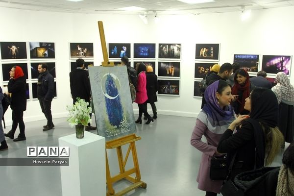 افتتاح نمایشگاه عکس «لحظه قطعی» و رونمایی از پوستر سی و هشتمین جشنواره بین‌المللی تئاتر فجر