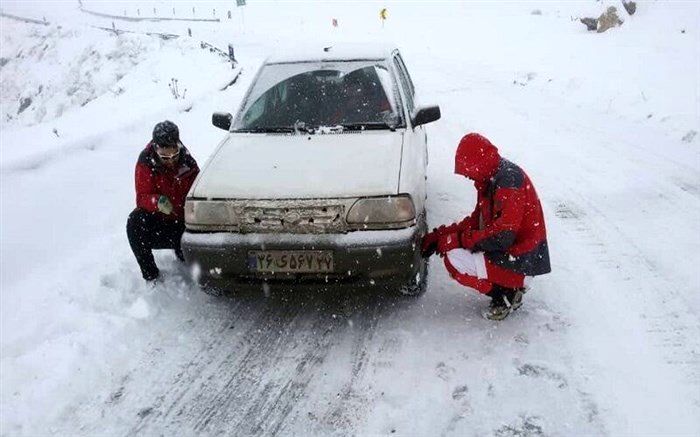 ۱۷۶ مسافر گرفتار در برف و کولاک اشنویه نجات یافتند