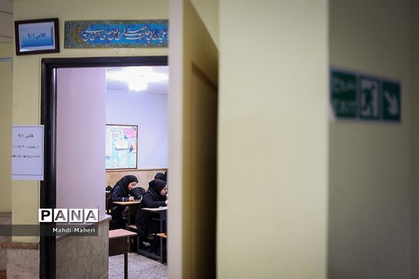 بازدید سرزده وزیرآموزش و پرورش از دبیرستان دخترانه کوثر