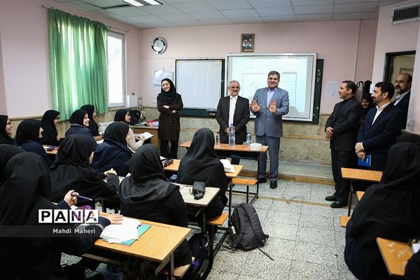 بازدید سرزده وزیرآموزش و پرورش از دبیرستان دخترانه کوثر