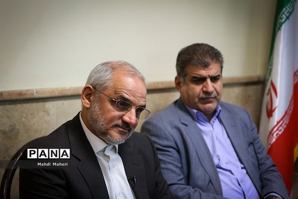 بازدید سرزده وزیرآموزش و پرورش از دبیرستان دخترانه کوثر