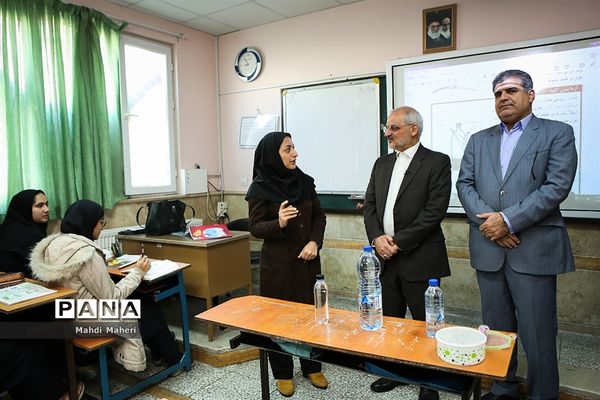 بازدید سرزده وزیرآموزش و پرورش از دبیرستان دخترانه کوثر