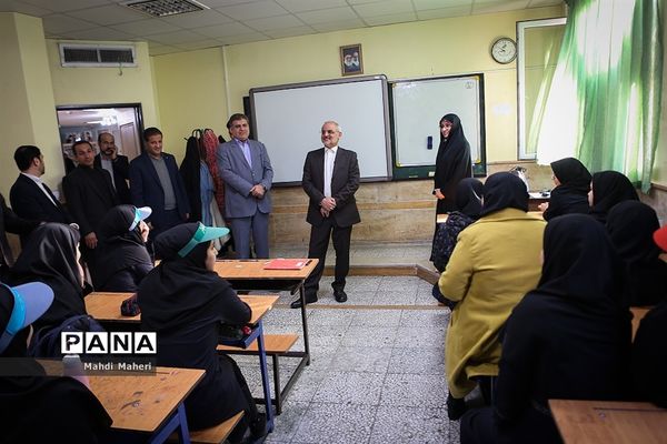 بازدید سرزده وزیرآموزش و پرورش از دبیرستان دخترانه کوثر