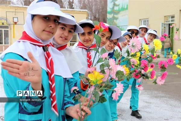 سیل مهربانی در مدارس آباده