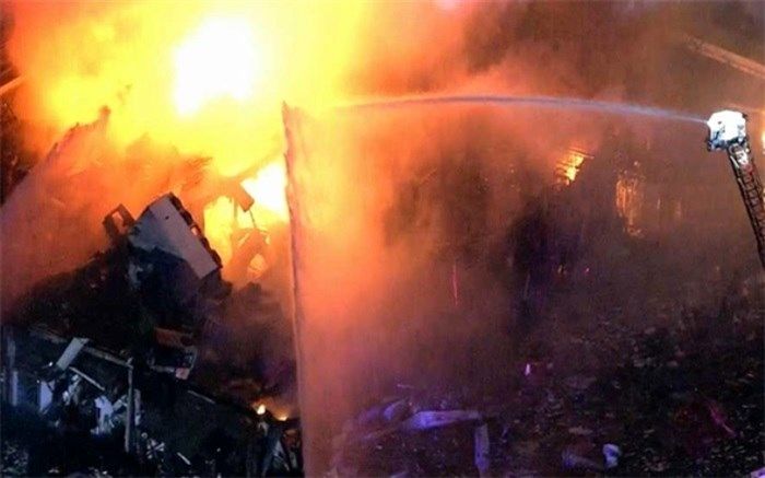 فرمانداراسلامشهر: انفجاز سیلندرهای گاز مایع در مرکز  غیرمجاز اسلامشهر تلفاتی نداشت