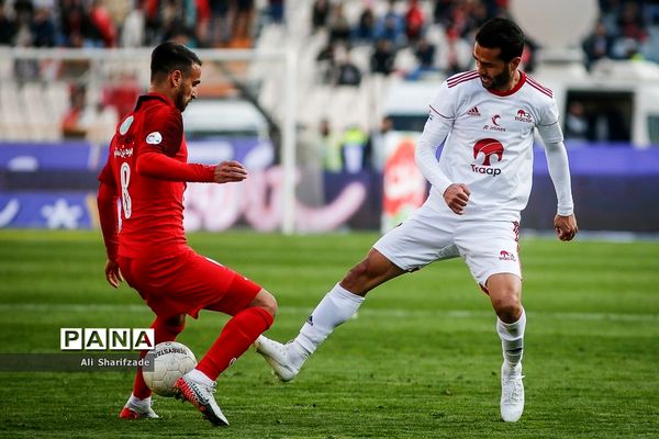 دیدار تیم‌های فوتبال پرسپولیس و تراکتورسازی