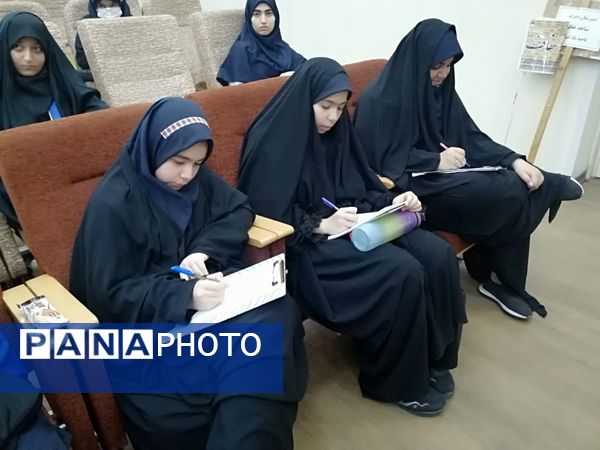 دوره خبرنگاری ویژه دانش‌آموزان دختر و پسر ناحیه یک اهواز 