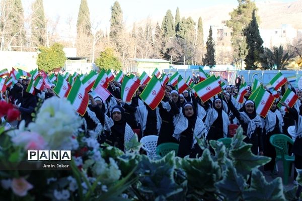 آیین نواختن زنگ انقلاب اسلامی در مدرسه الزهرا شهر شیراز