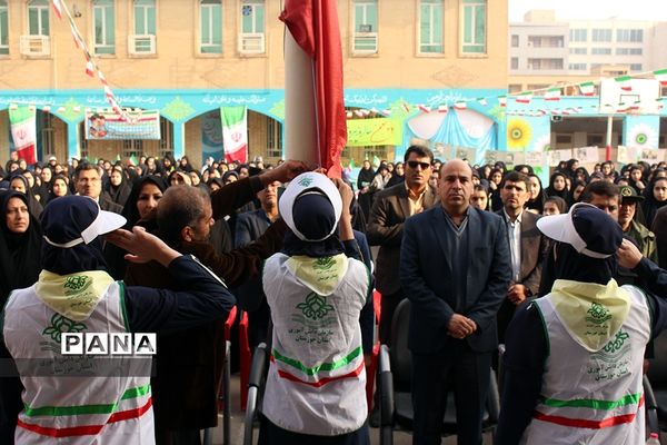 آیین استانی نواخته شدن زنگ انقلاب در اهواز