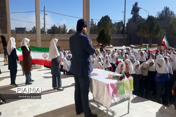 نواخته شدن زنگ انقلاب در مدارس اشکذر