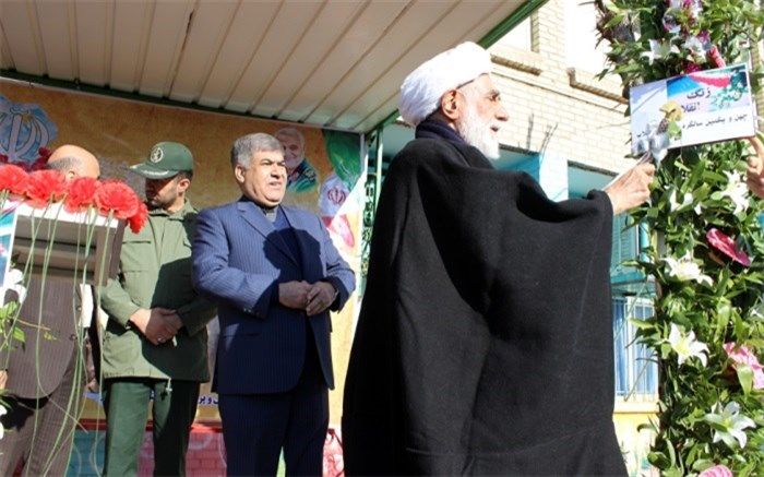 فرماندار اسلامشهر:مهمترین شاخصه انقلاب اسلامی پیشرفت و توسعه در علم آموزی است