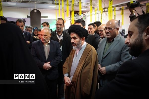 نمایشگاه انقلاب اتحادیه انجمن های اسلامی دانش آموزان آذربایجان غربی در ارومیه