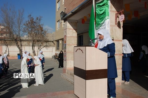 نواخته شدن  زنگ انقلاب در مدارس شهرری