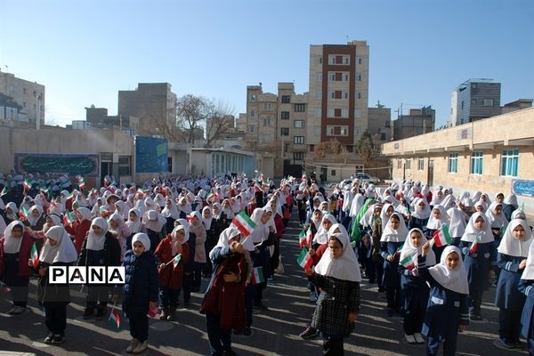 نواخته شدن  زنگ انقلاب در مدارس شهرری