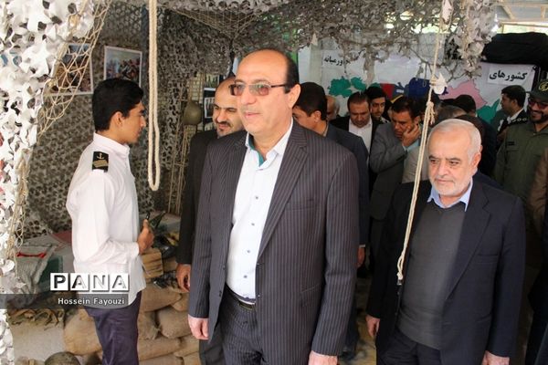 نمایشگاه مدرسه انقلاب در دبیرستان  شریعتی بوشهر