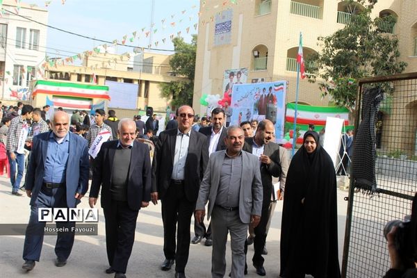 نمایشگاه مدرسه انقلاب در دبیرستان  شریعتی بوشهر