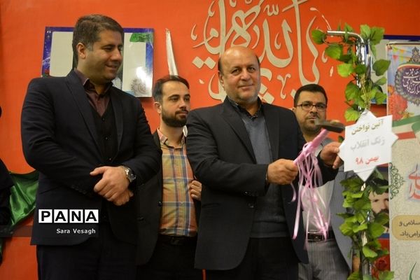زنگ انقلاب اسلامی در مدارس شهرستان شهریار به صدا در آمد