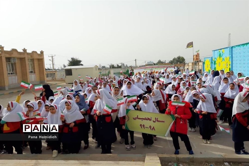 نواختن طنین زنگ انقلاب درمدارس شهرستان حمیدیه