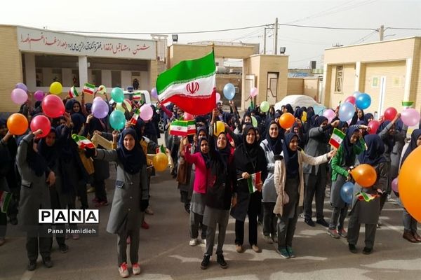 نواختن طنین زنگ انقلاب درمدارس شهرستان حمیدیه