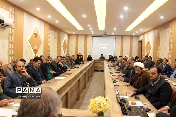 در اولین روز از دهه فجر شورای اداری شهرستان خوسف در دفتر فرمانداری