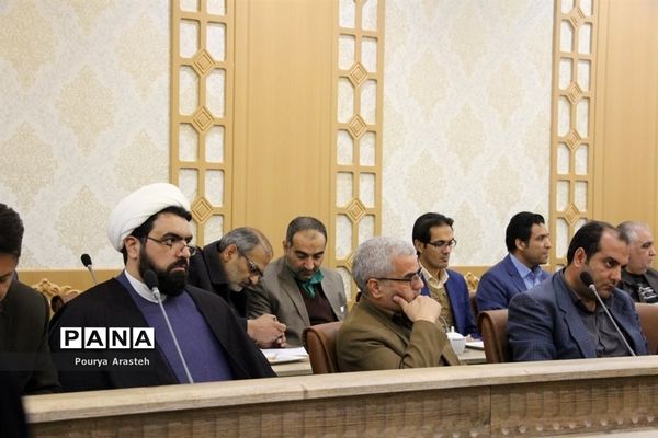 در اولین روز از دهه فجر شورای اداری شهرستان خوسف در دفتر فرمانداری