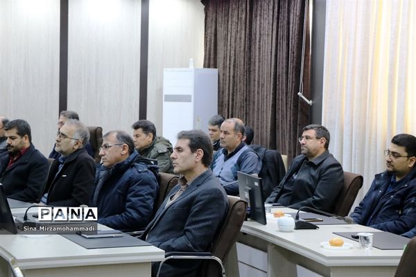نشست روشنگری و بصیرت بسیجیان فرهنگی آموزش و پرورش آذربایجان غربی