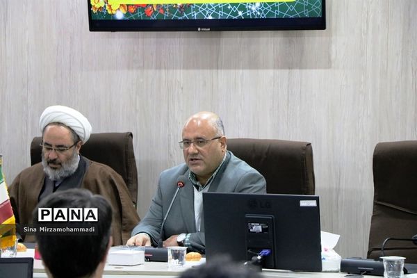نشست روشنگری و بصیرت بسیجیان فرهنگی آموزش و پرورش آذربایجان غربی
